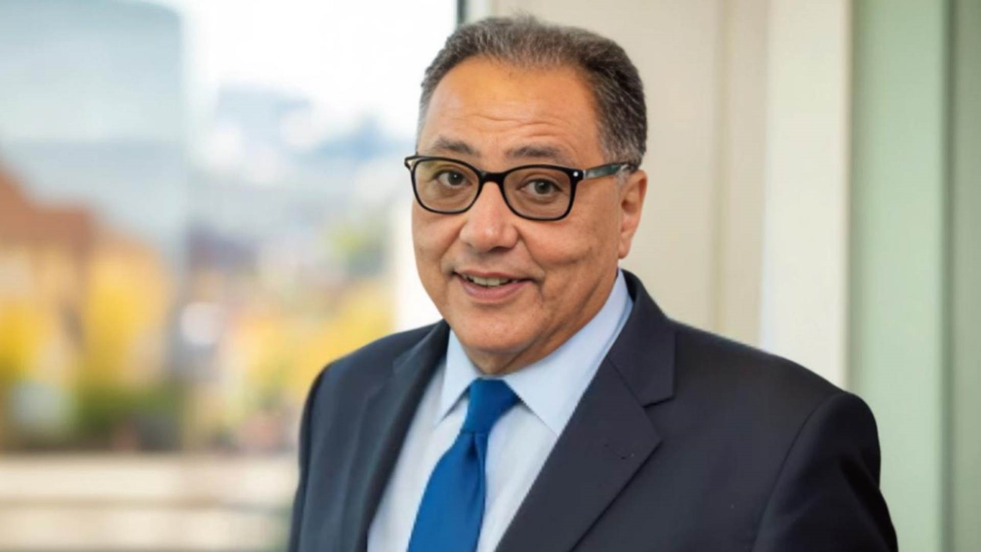 خبير متميز في مختبر التمويل للتنمية بكلية باريس للاقتصاد  FirstBank