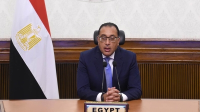 رئيس الوزراء يتابع مع نائب محافظ البنك المركزي إجراءات وقف مبادرة تمويل القطاع الصناعي 8%