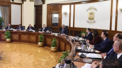 رئيس الوزراء يتابع موقف تطبيق منظومة الشحن المسبق بحضور محافظ المركزي