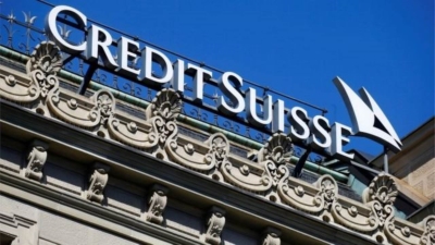 خفض آفاق «UBS» الائتمانية بسبب تحديات الاستحواذ على «كريدي سويس»