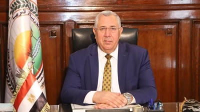 وزير الزراعة: الإفراج عن 156 ألف طن اعلاف «الذرة والصويا» بحوالي 78 مليون دولار بالتنسيق مع «المركزي»