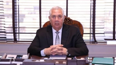 بالتنسيق مع «المركزي».. وزير الزراعة يفرج عن 185 ألف طن اعلاف «الذرة والصويا» بحوالي 100 مليون دولار