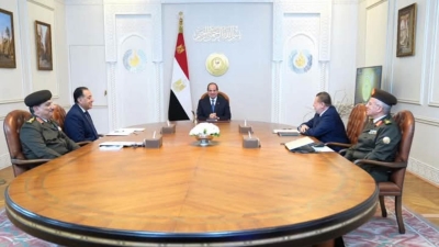 الرئيس السيسي يجتمع بمحافظ «المركزي» لمناقشة جهود البنك في تهيئة البنية التحتية الرقمية بالقطاع المالي