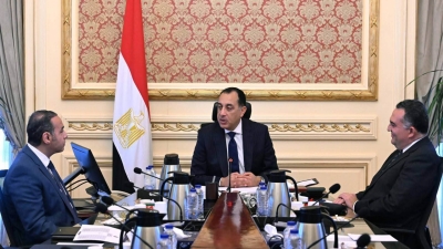 رئيس الوزراء يوجه بالإسراع في الانتهاء من مشروعات القوانين الخاصة بتنظيم سوق المال المصرية