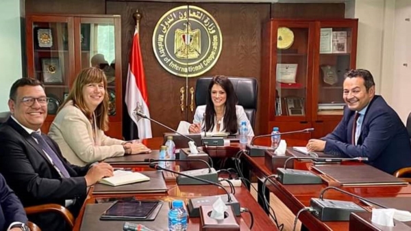 «المشاط» تبحث مع المديرة الإقليمية للبنك الأوروبي جهود التعاون الإنمائي في إطار برنامج «نُوَفِّي»