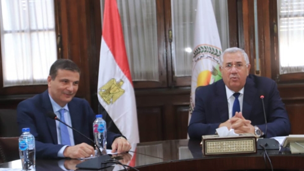 وزير الزراعة و«البنك الزراعي» يبحثان سبل تعزيز التعاون والتوسع لدعم صغار المزراعين
