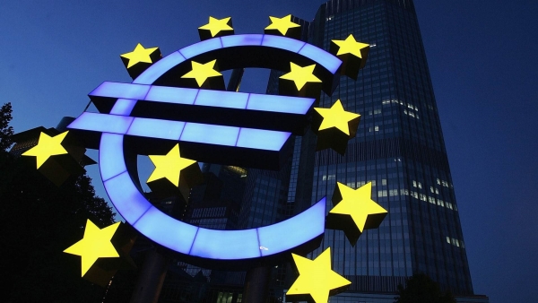 «المركزي الأوروبي» يرفع الفائدة نصف نقطة مئوية إلى 2.5%
