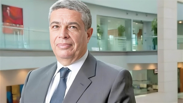 عادل اللبان يتنحى عن منصب الرئيس التنفيذي لمجموعة البنك الأهلي المتحد