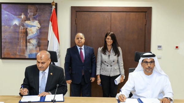 مصر والإمارات توقعان إتفاقية لتمويل واردات القمح بقيمة 500 مليون دولار