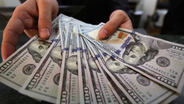 الدولار الأميركي يسجل أفضل أداء فصلي في عام