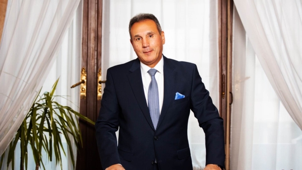 محمد الإتربي.. مسيرة مصرفية متميزة تكلل بقيادة البنك الأهلي المصري