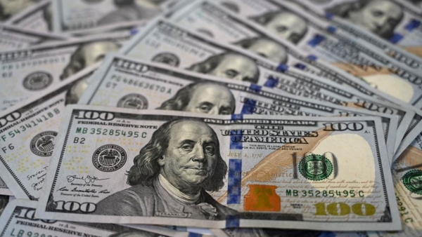 ارتفاع سعر الدولار بمنتصف تعاملات البنوك المصرية اليوم إلى 49.06 جنيهًا
