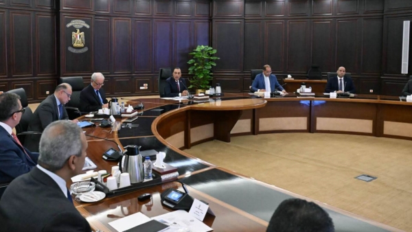رئيس الوزراء يتابع مستجدات إعداد البرنامج الوطني للتحول الاقتصادي
