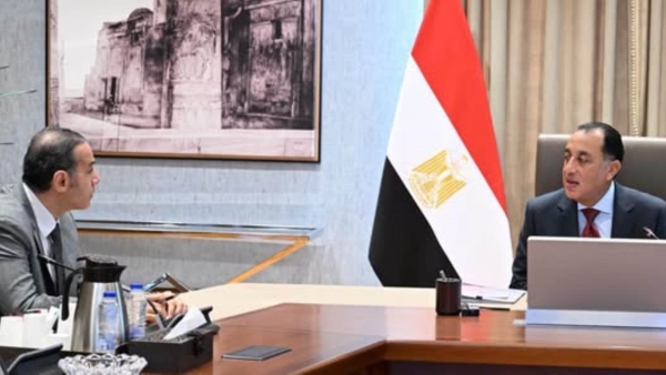 رئيس الوزراء يؤكد أهمية القطاع غير المصرفي ودور الرقابة المالية في استقرار الأسواق